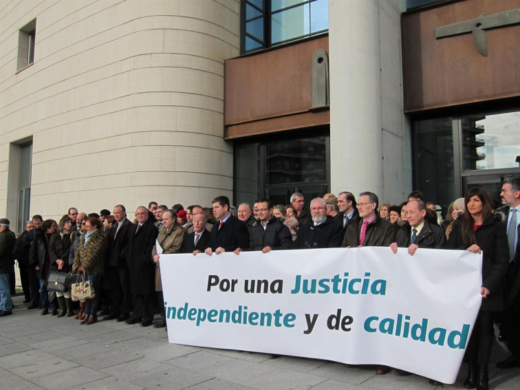 Jueces y fiscales se rebelan: piden al fiscal general que 'plante' al Rey por un caso de 
