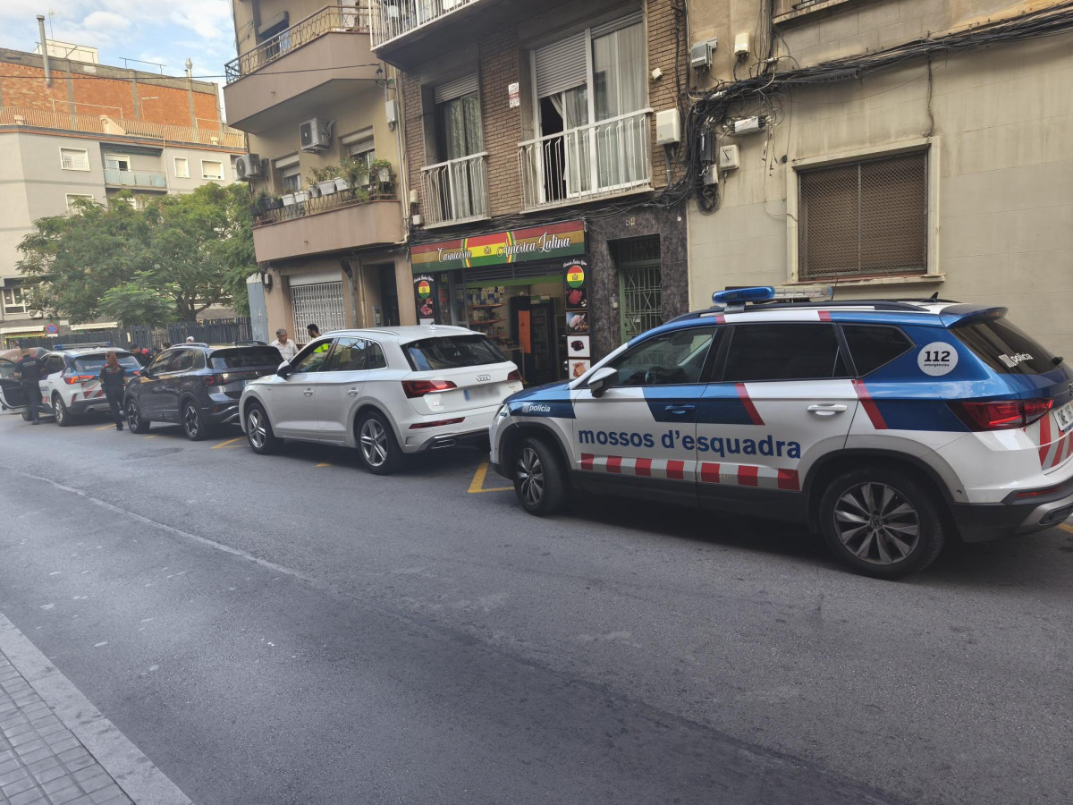 Dos detenidos en L'Hospitalet (Barcelona) por robar dos vehículos de una empresa de alquiler