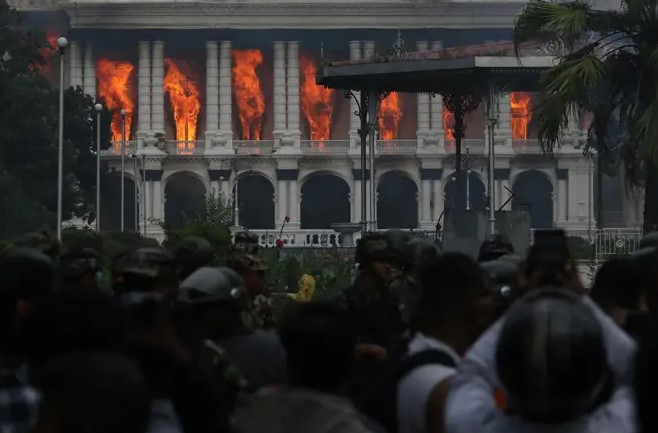 VIDEO | Exclusiva de Catalunya Press: catalanes atrapados en Nepal revelan la preocupación de la población local y la incertidumbre por los vuelos