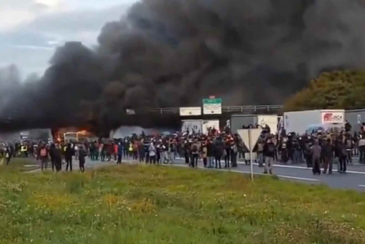 Protestas en Francia   X