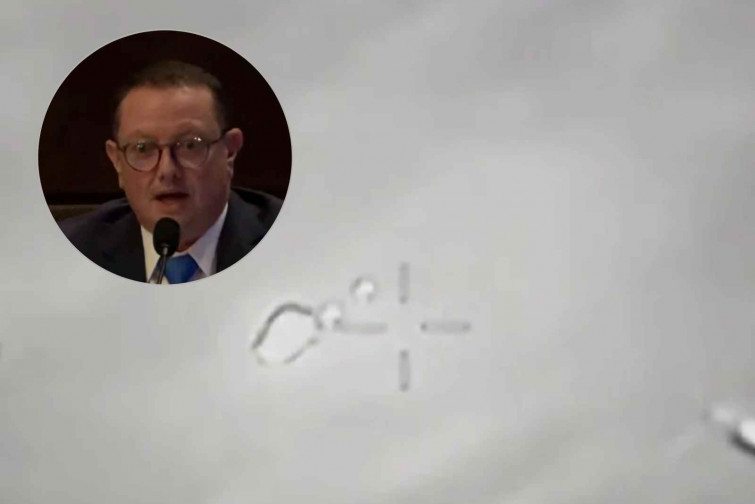 Un congresista de EEUU muestra un vídeo de un misil chocando contra un ovni en Yemen