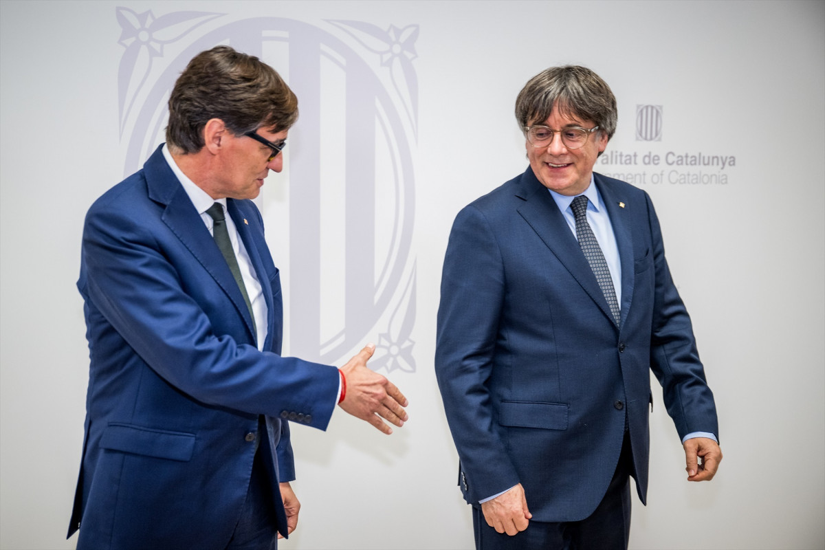EuropaPress 6930023 presidente generalitat salvador illa saluda presidente junts per catalunya