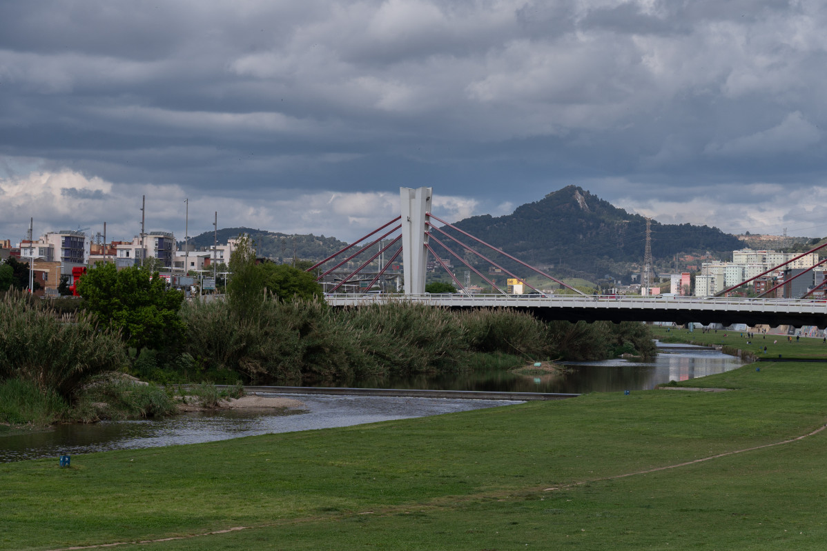 EuropaPress 6650293 varias personas parc fluvial besos 16 abril 2025 sant adria besos barcelona