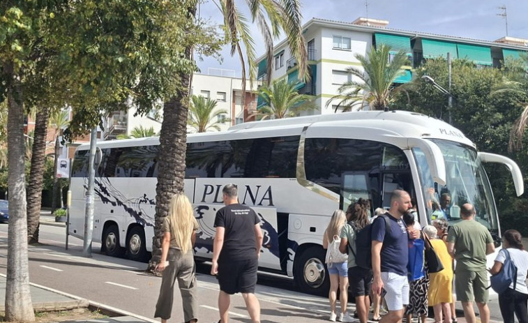 Sitges presiona a la Generalitat para reforzar la línea de bus que conecta con Barcelona