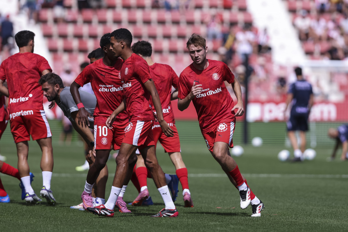 EuropaPress 6969179 vladyslav vanat of girona fc warms up during the spanish league liga ea