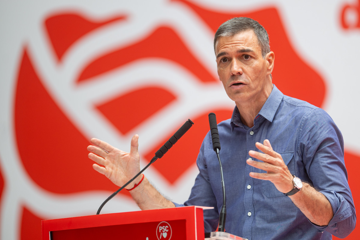 EuropaPress 6971493 presidente gobierno pedro sanchez interviene fiesta rosa psc 21 septiembre (1)