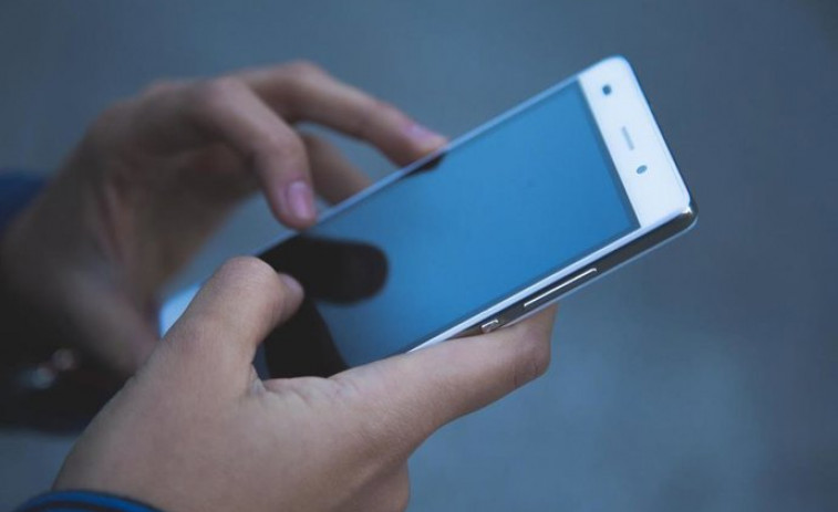 ¡Cuidado! Envían mensajes falsos que usan el nombre de 'Línea Directa' para robar tus datos más sensibles