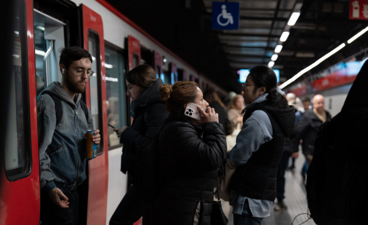Los trabajadores del Metro de Barcelona convocan huelga indefinida por La Mercè