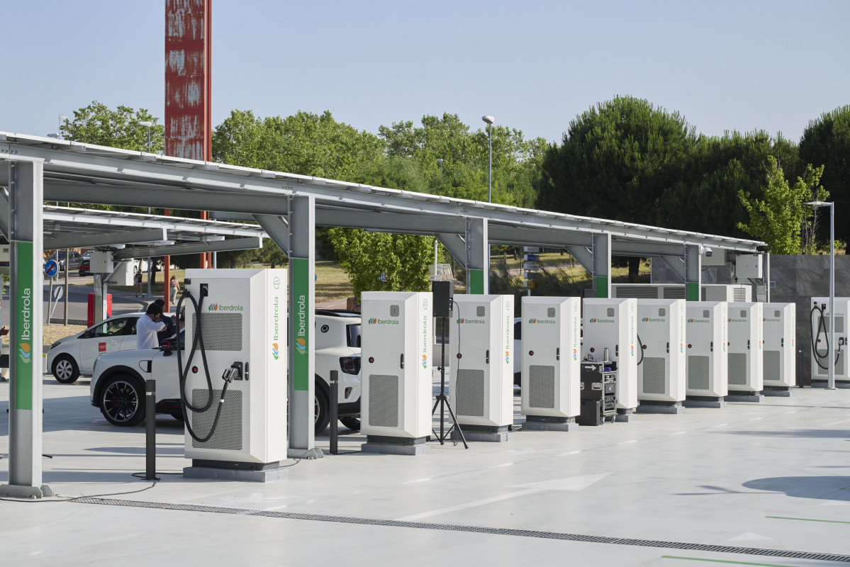 Iberdrola diez mil puntos de carga de vehiculo electrico (2)