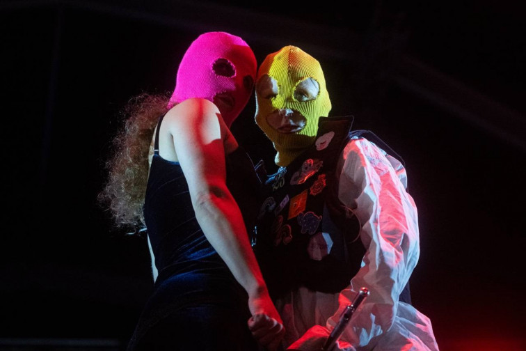 Pussy Riot electriza Barcelona con un espectáculo reivindicativo en La Mercè