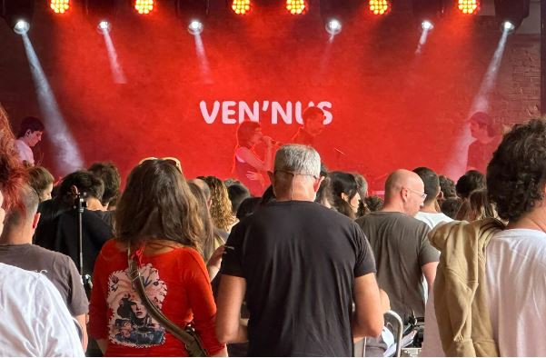 La Antigua Fábrica Estrella Damm se rinde al BAM: dos días de música emergente y sello catalán