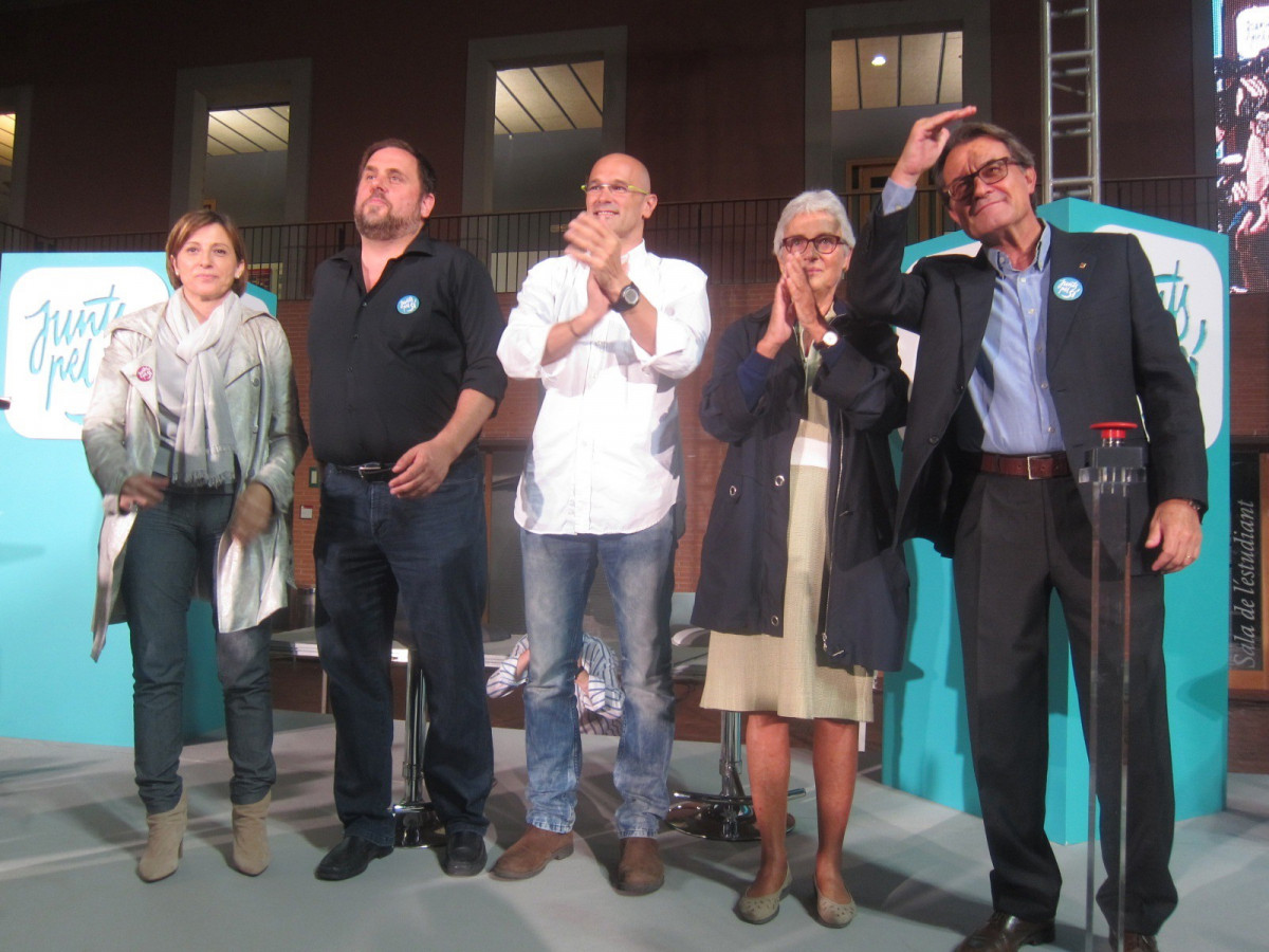 Archivo - Carme Forcadell, O.Junqueras, R.Romeva, Muriel Casals, Artur Mas (Junts pel sí)