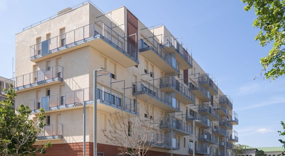 EuropaPress 6921822 imagen edificio vivienda publica barcelona