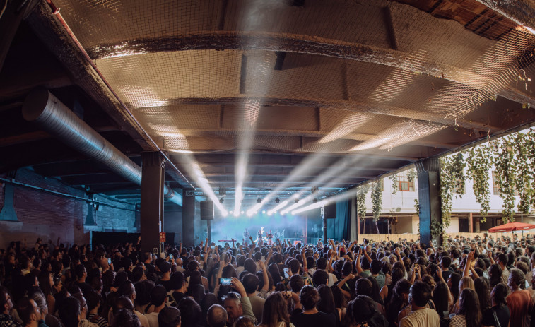 La Antigua Fábrica de Estrella Damm se llena de música por la Mercè
