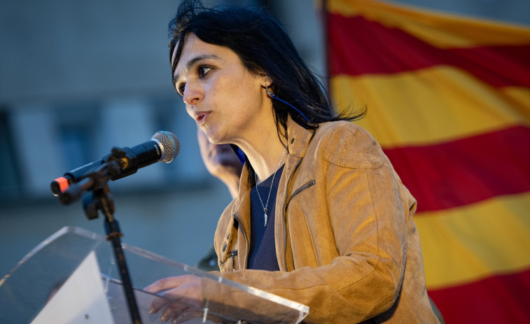 Sílvia Orriols retira la prohibición del velo islámico de la nueva ordenanza de civismo de Ripoll
