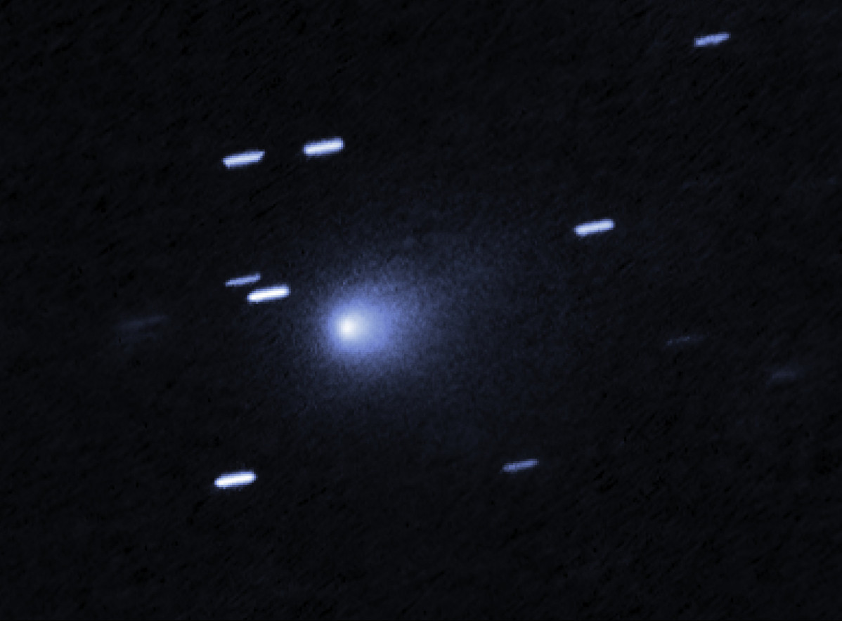 Hubble sizes up rare interstellar comet