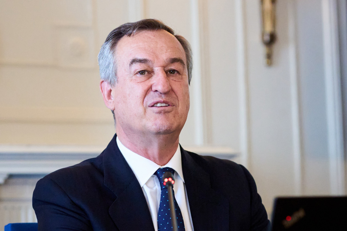 Archivo - El consejero delegado de Banco Sabadell, César Gónzalez-Bueno, interviene durante la segunda jornada de este año del seminario de APIE en la UIMP, en el Palacio de la Magdalena, a 25 de j