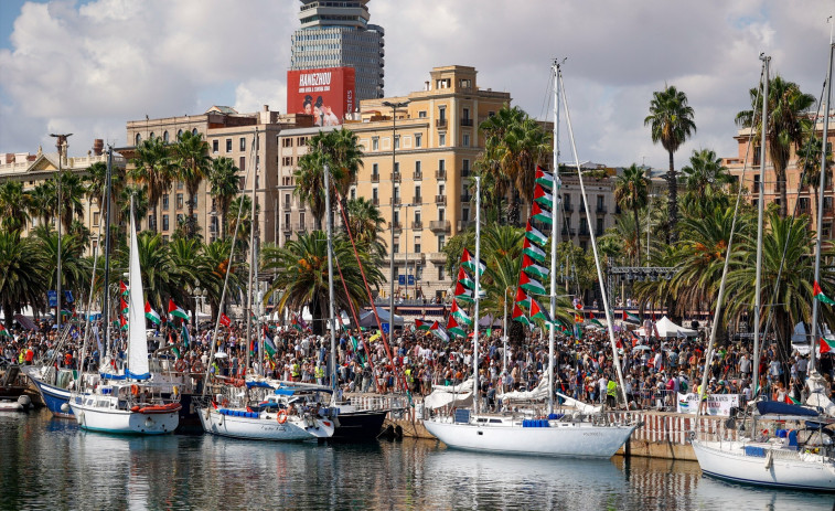 Una docena de activistas catalanes de la Flotilla Global Sumud regresa a Barcelona tras ser deportados por Israel