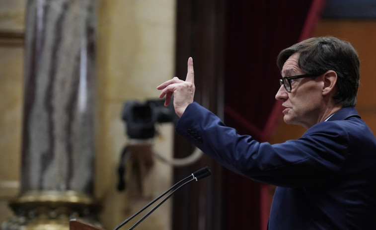 Salvador Illa, atrapado en su laberinto, con la ayuda de sus “amigos”