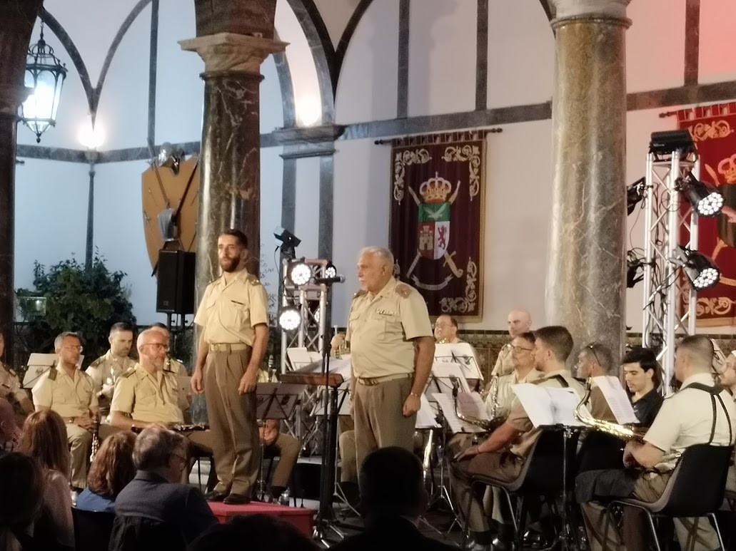 El capitán Ruiz con el subteniente Martí