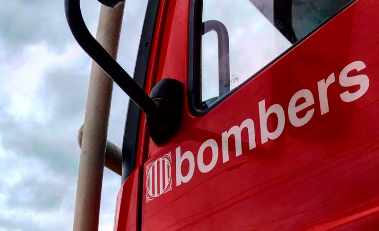 Un incendio doméstico en Lleida deja un herido grave durante la madrugada