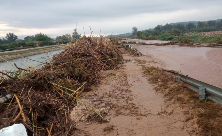 VIDEO | Varias carreteras  en Catalunya quedan hundidas y destruidas
