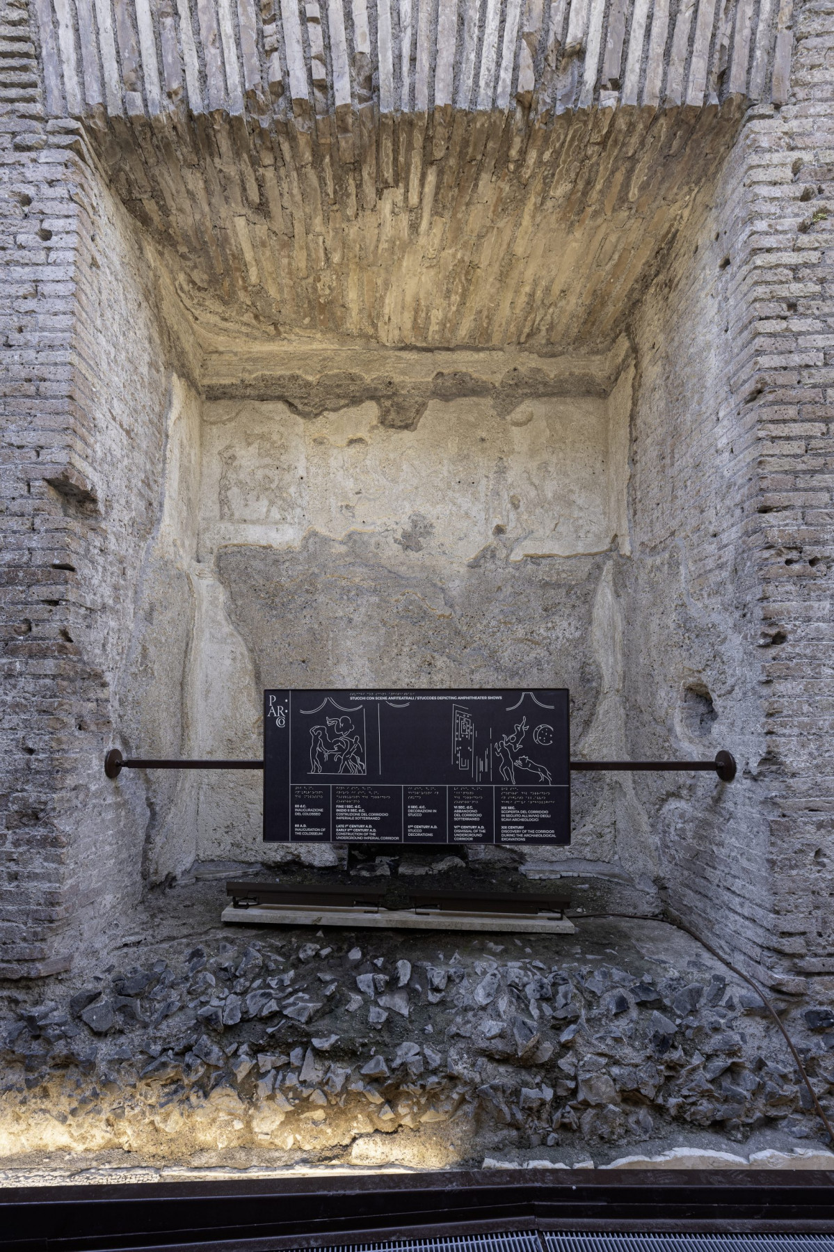 Passaggio di Commodo mappa tattile Ph Simona Murrone Parco archeologico del Colosseo scaled