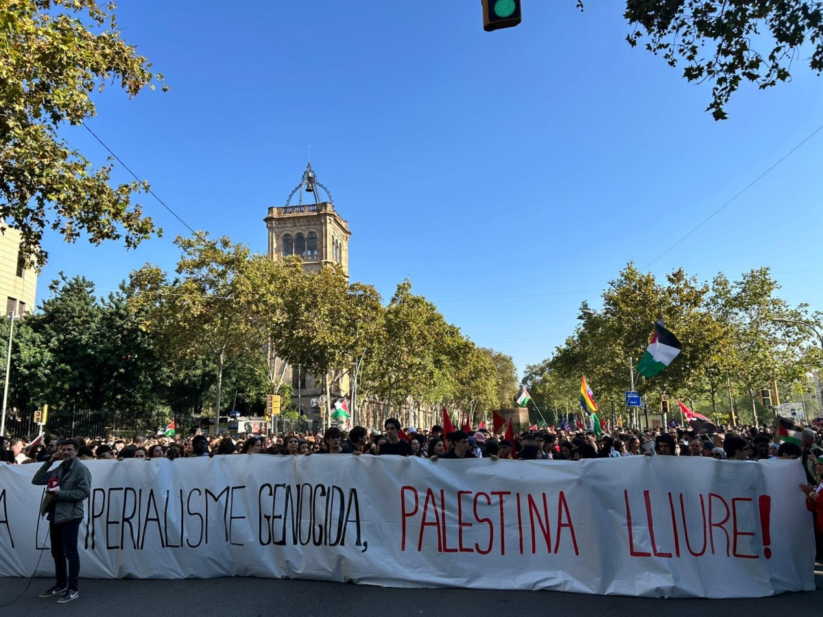 EuropaPress 7027940 500 personas cortan gran via barcelona plaza universitat huelga palestina