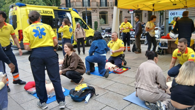 El SEM enseña a realizar las maniobras de reanimación cardiopulmonar en 6 ciudades catalanas