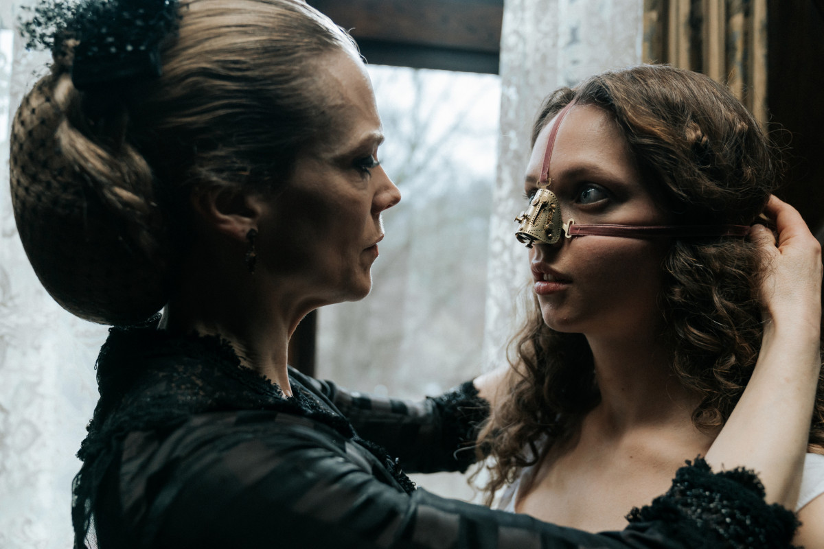 Archivo - Escena de 'La hermanastra fea', ganadora en el Festival de Sitges