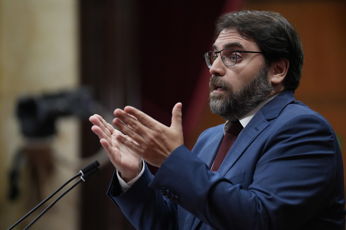 El portavoz del PSC en el Parlament, Ferran Pedret, interviene durante la primera jornada del Debate de Política General, en el Parlament de Catalunya, a 7 de octubre de 2025, en Barcelona, Catalunya