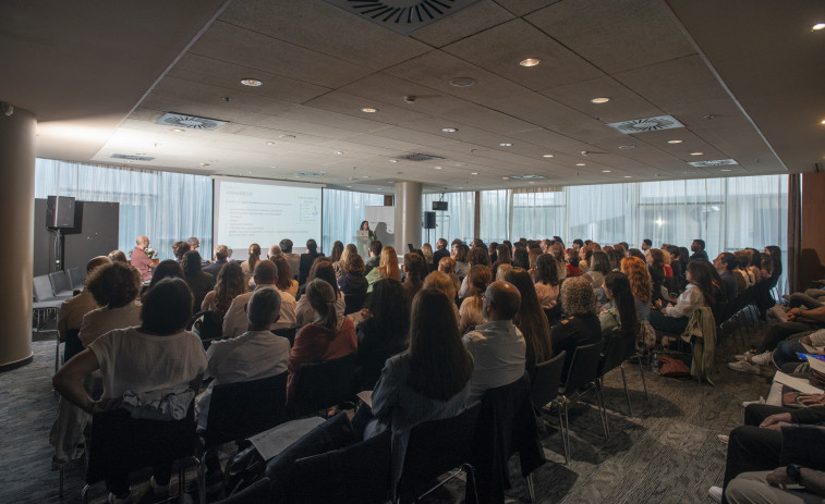 Más de 120 profesionales se reúnen en el Hospital Quirónsalud Badalona para abordar el presente y futuro de la hernia discal lumbar