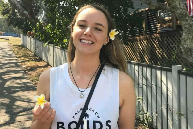 Muere una famosa influencer tras dar a luz a su primer hijo en casa