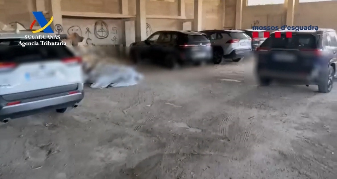 EuropaPress 7045779 detenidos desmantelar red dedicada sustraer coches catalunya enviarlos
