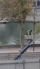 VÍDEO | Aparecen las primeras imágenes de los ladrones del  Louvre en la escalera