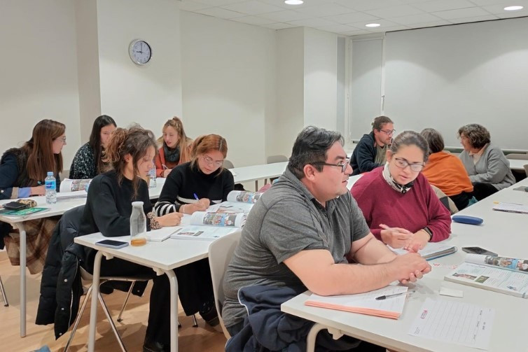 Récord histórico de inscripciones en los cursos de catalán: más de 41.000 alumnos apuestan por el idioma