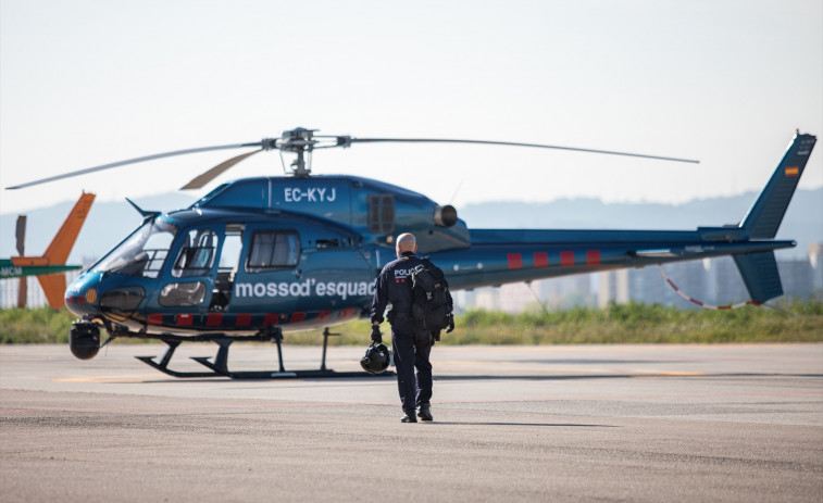 Apunta con un puntero láser a un helicóptero de los Mossos y ahora podría pagar una multa de hasta 600.000 euros