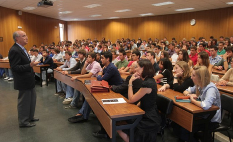 Entre matrículas caras y clases saturadas: así sobrevive la universidad catalana