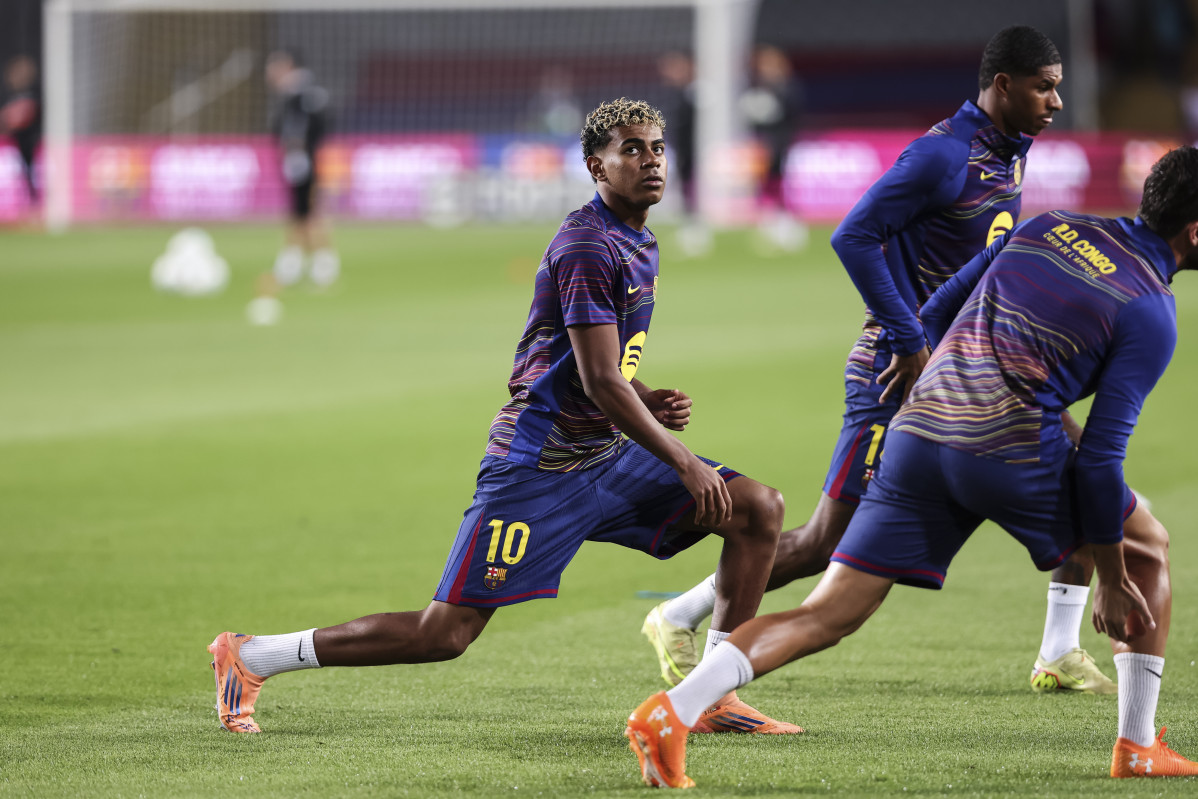 EuropaPress 7072435 lamine yamal of fc barcelona warms up during the spanish league liga ea