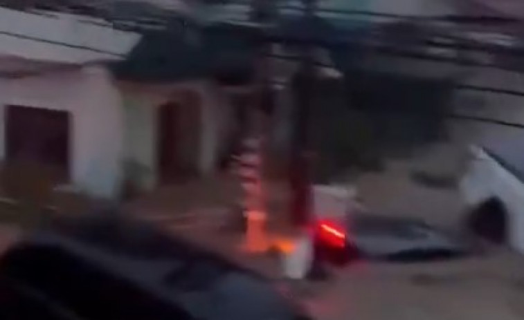 VIDEO | La Furia del Tifón Tino en Filipinas : residentes en techos y rescates de animales