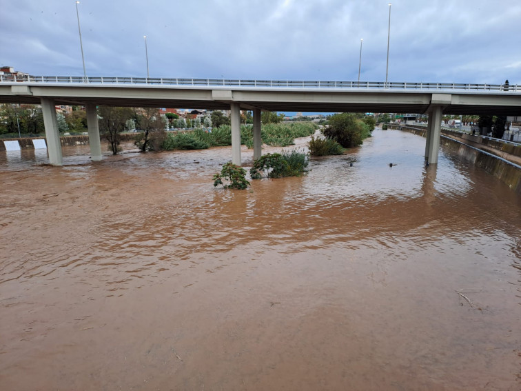 Alerta por aumento del caudal de ríos en Catalunya tras la intensidad de las lluvias