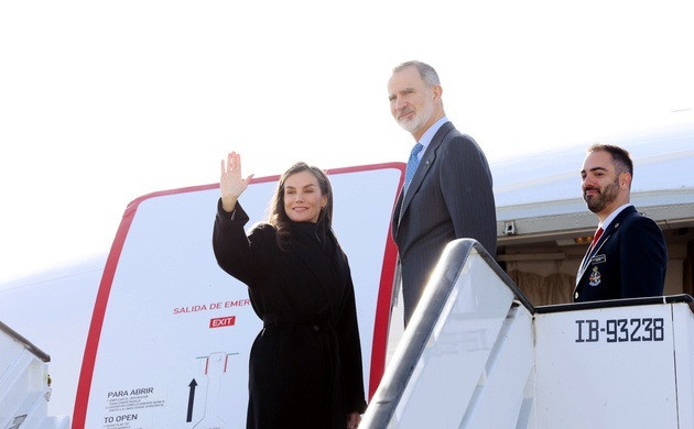 Vídeo | Felipe VI y Letizia inician la histórica visita de Estado a China para reforzar la política y el comercio