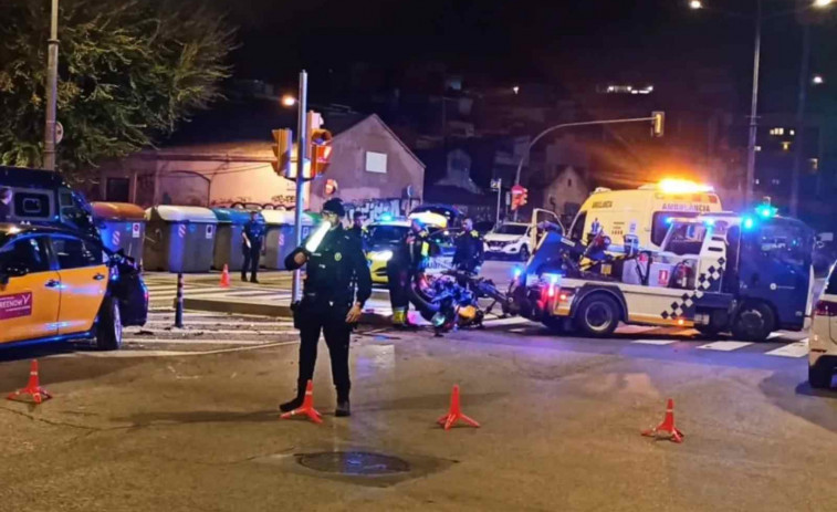 Luto en L'Hospitalet de Llobregat: concentración  por la muerte de una vecina