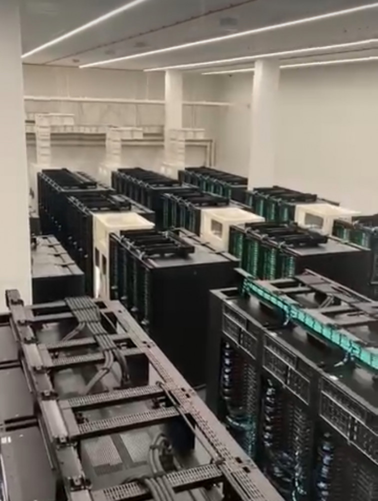 VIDEO | ¿El futuro de la Inteligencia Artificial está bajo el mar o en el espacio?