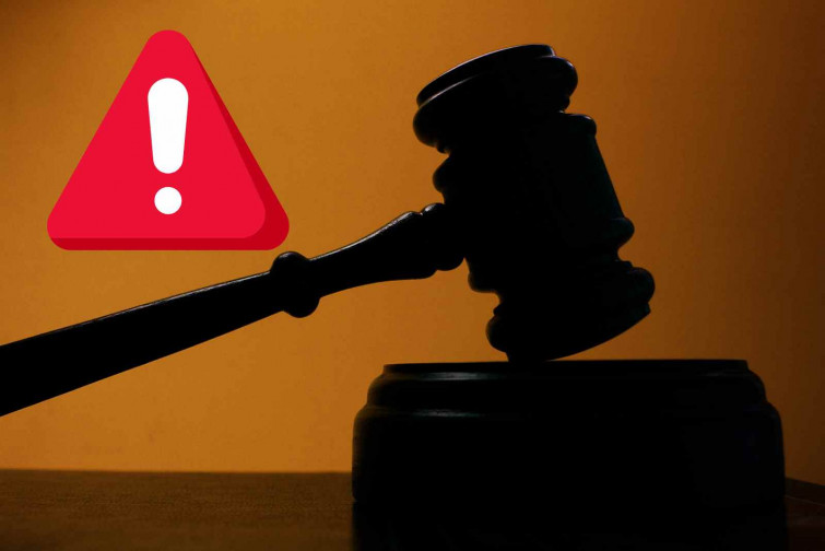 Un padre deja a su hija de 3 meses sola en un columpio y viaja más de 400 km: el bebé murió por asfixia