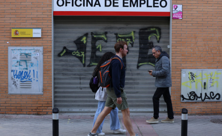 España reduce el desempleo entre menores de 25 años y de larga duración: el mejor dato desde 2008