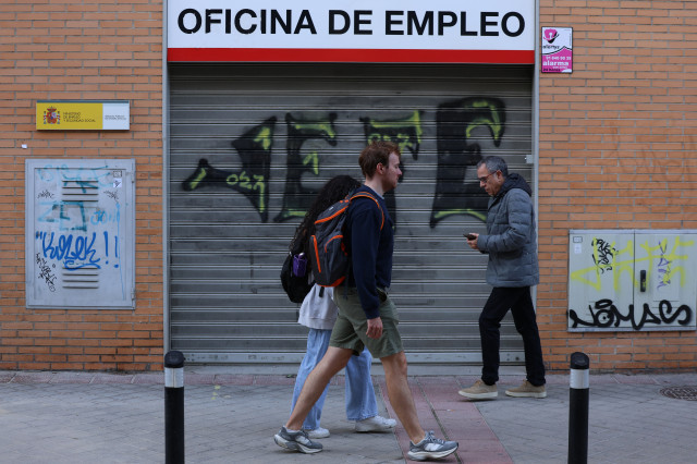 España reduce el desempleo entre menores de 25 años y de larga duración: el mejor dato desde 2008