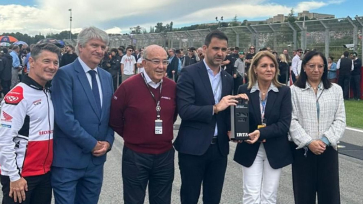 Entrega del galardón como mejor Gran Premio de la temporada 2024