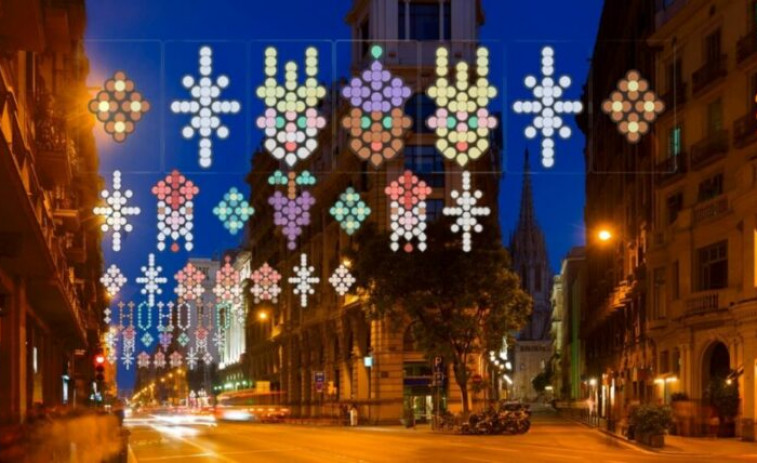 Barcelona enciende la Navidad 2025: más kilómetros de luces y nuevos diseños de autor
