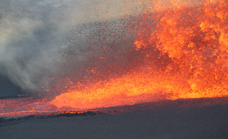 VÍDEO : Mira cómo burbujea la lava en la Cumbre del Kīlauea ¿Se está hundiendo la montaña?